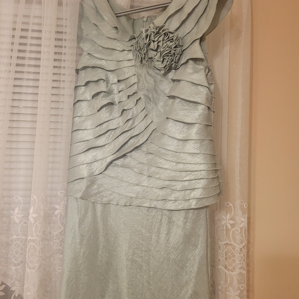 Dress - Picture 2 of 2